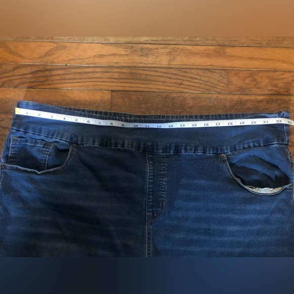 Terra & Sky Blue Jean Pull On Shorts with Cuffed Hem - Picture 5 of 7